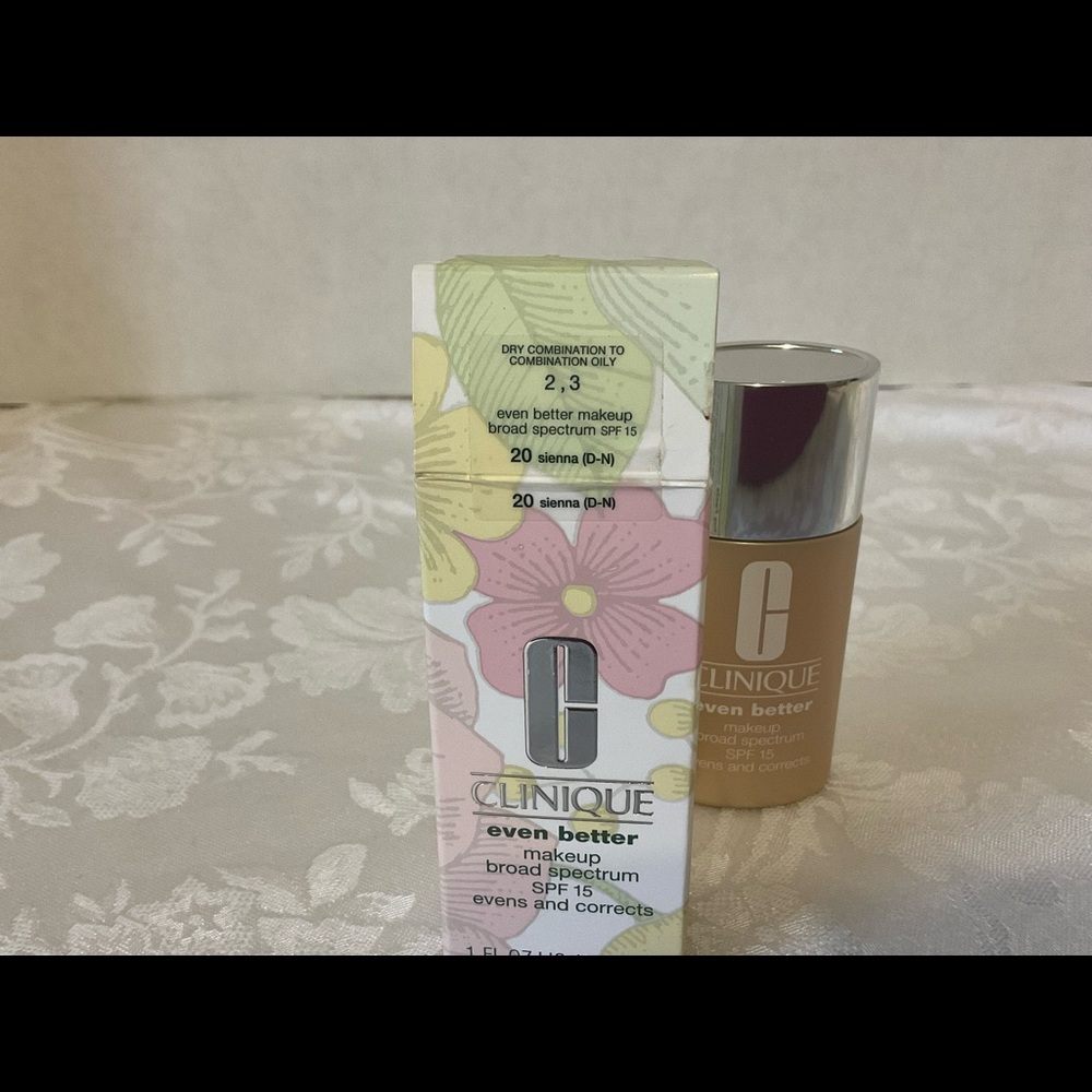 Clinique Even better makeup in Sienna #20 - Picture 2 of 5